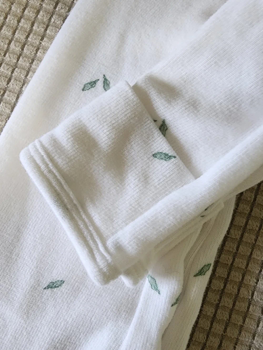 Carter's 0-3M White Baby Sleep Gown with Green Leaf Print.